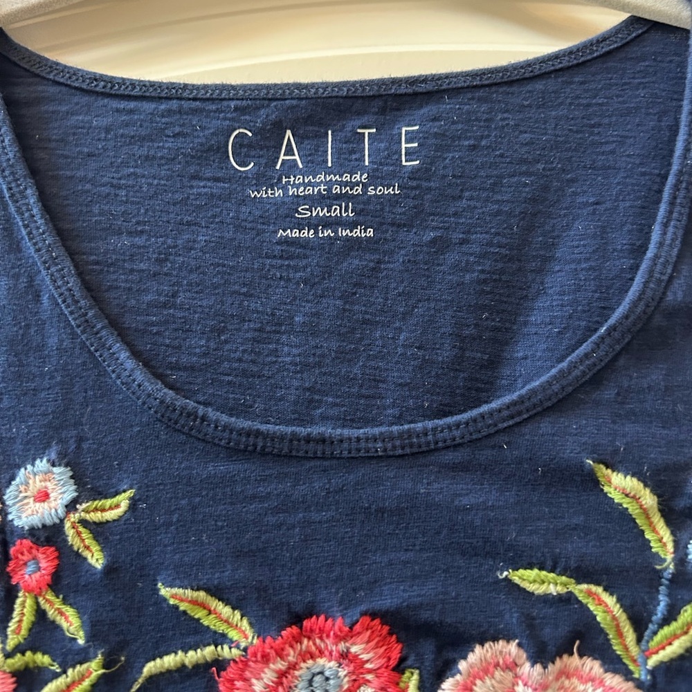 Caite embroidered scoop neck 3/4 sleeve cotton pullover. Boho. Floral. Garden. S - Picture 6 of 14